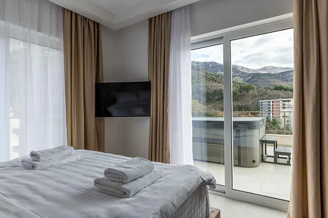 Zum Verkauf steht eine großzügige und luxuriös eingerichtete Drei-Zimmer-Wohnung im Sunny Side Komplex — photo 24
